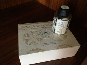 Cibo, cultura, viaggi: 10 prodotti tipici per 10 località 6 cibo cultura viaggi: olio di Palazzo Varignana