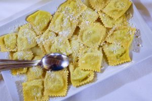 trattoria al voltone: ravioli con erbette