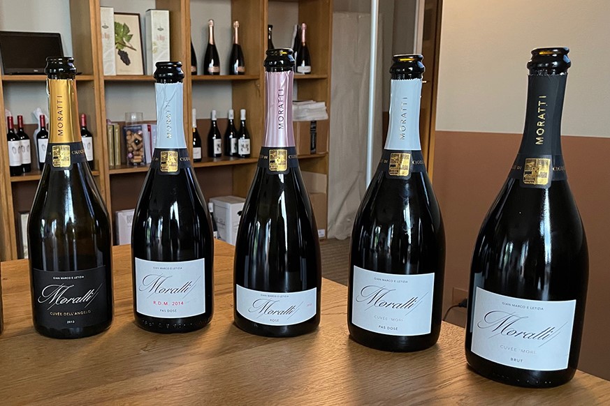 Castello di Cigognola: l'eleganza del Pinot Nero 2 castello di Cigognola: degustazione vini