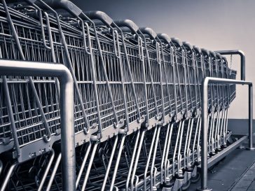 Etichette alimentari: NutriScore e Nutrinform a confronto 3 Le etichette alimentari sono al centro di un acceso dibattito europeo tra NutriScore e NutrInform