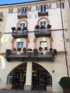 Cuneo centro storico famelici