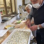Dove mangiare i pansotti, la pasta ripiena tradizionale ligure 4 preparazione dei pansotti