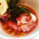 Lo street food più povero: il brodo di polpo a Napoli. Un tempo costava 10 lire! 11 brodo di polpo: la sua storia. E' lo street food più povero di napoli.