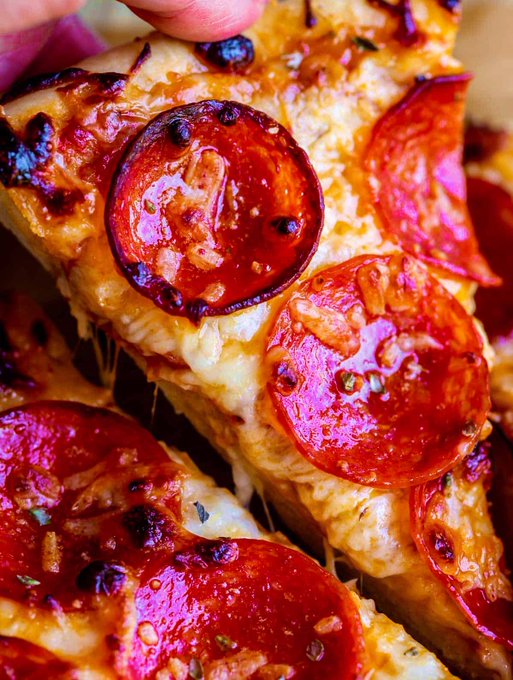 Gli ingredienti da non mettere sulla pizza per gli italiani (+1 ricetta) 2 ingredienti da non mettere sulla pizza