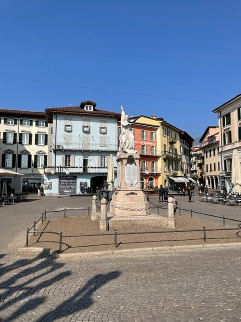 piazza-verbania-lago-maggiore