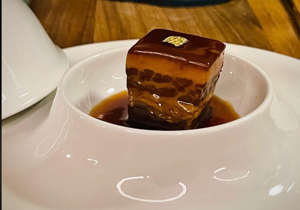 Al ristorante Hekfan l'autentica cucina di Hong Kong a Milano 2 famelici Maiale Don Po