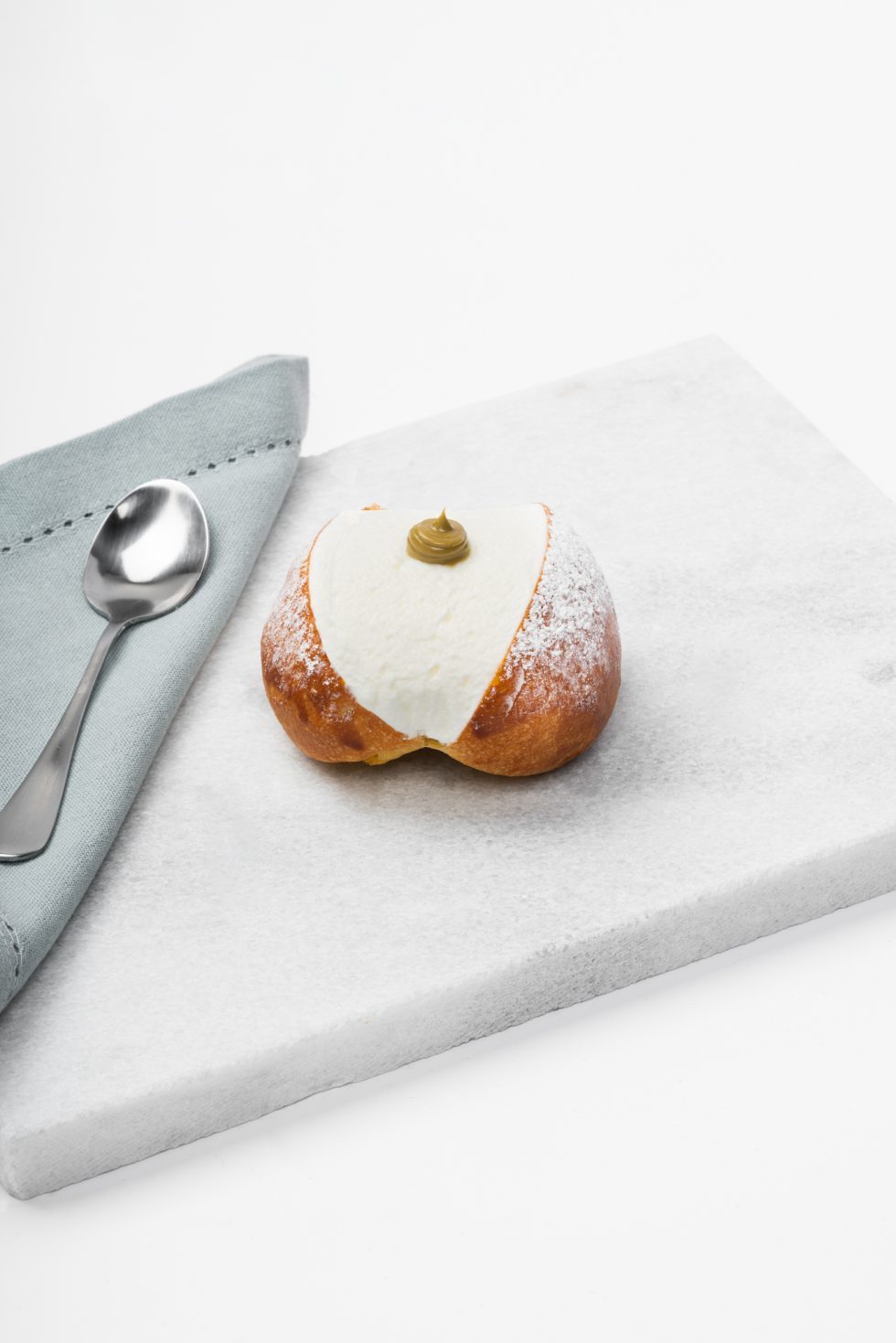 La ricetta dei maritozzi di Sal De Riso: come fare un dessert irresistibile 2 maritozzo