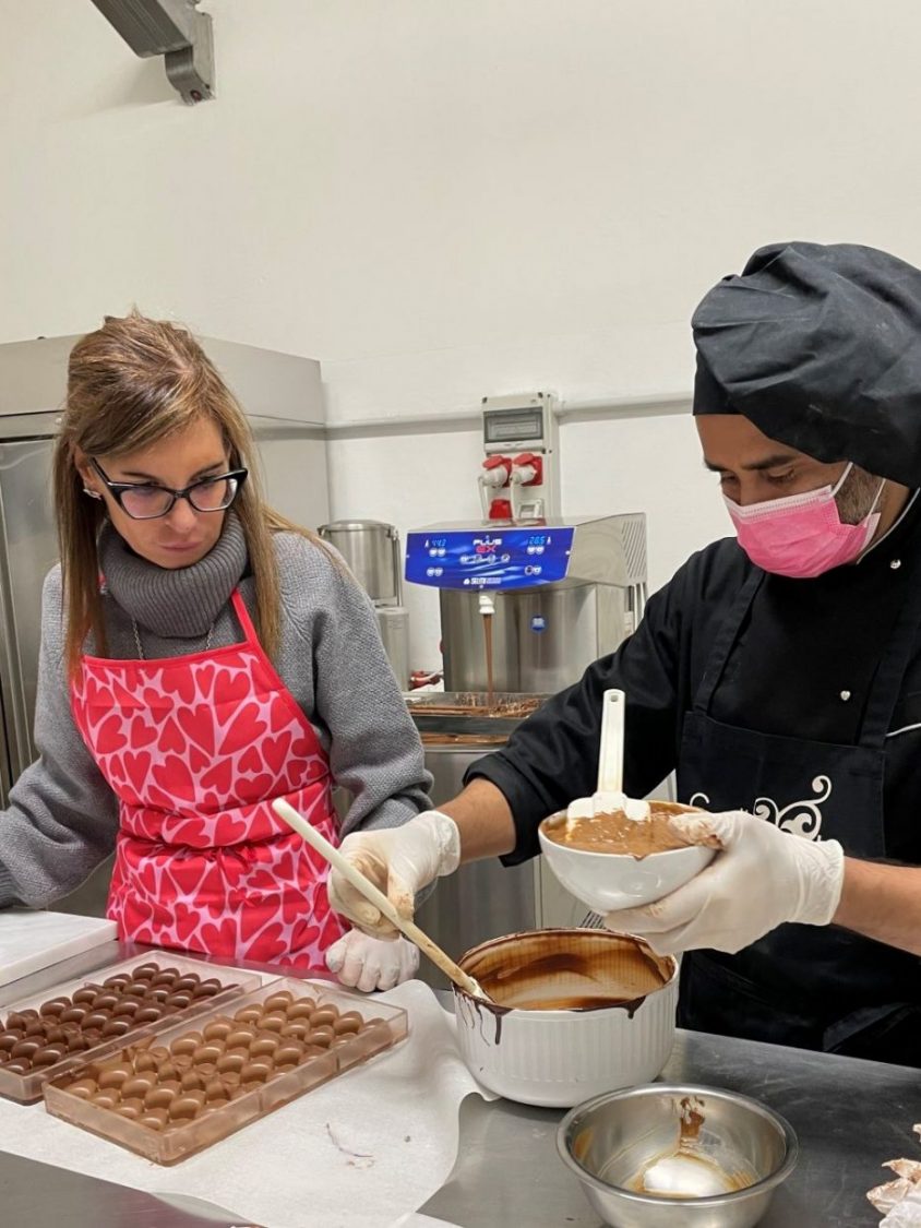 Uova di Pasqua 2026: le novità artigianali tra cioccolato creativo, tradizione e cultura 2 corsi di cioccolato di Simona Solbiati