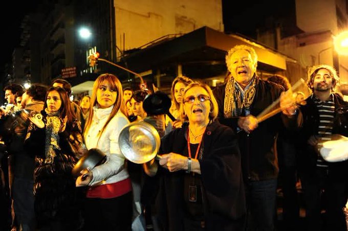 Quando la pentola diventa simbolo di lotta contro il potere 2 "cacerolazo"