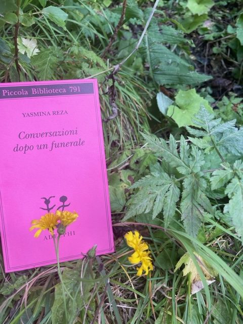 "Conversazioni dopo un funerale" e la strategia del porro. Storia di 3 fratelli 2 "Conversazioni dopo un funerale"