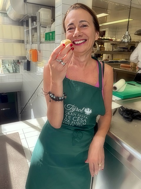 monica viani e il canederlo realizzato con lo chef Alessandro Martellini