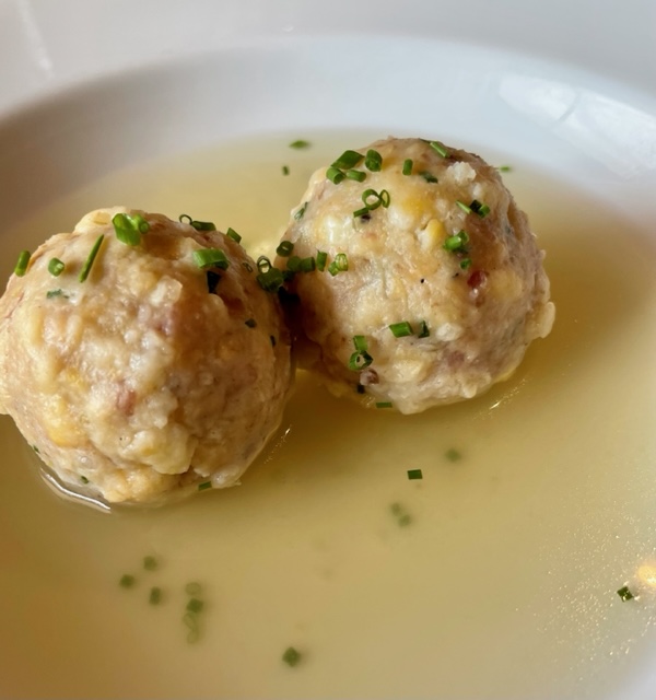Week end a Folgaria in Trentino: che cosa fare, dove dormire e dove mangiare 6 ricetta dei canederli dello chef stellato Alessandro Martellini