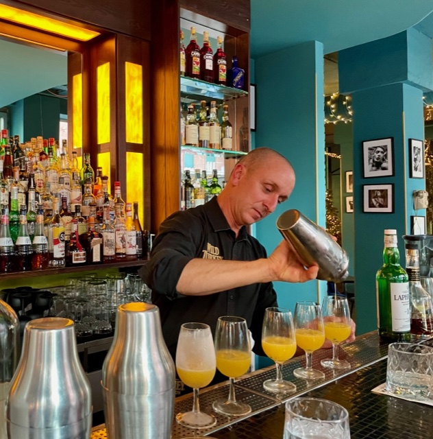 Da Movida non solo gin tonic: Marco Spinazzi presenta 5 cocktail da provare! 1 movida non solo gin