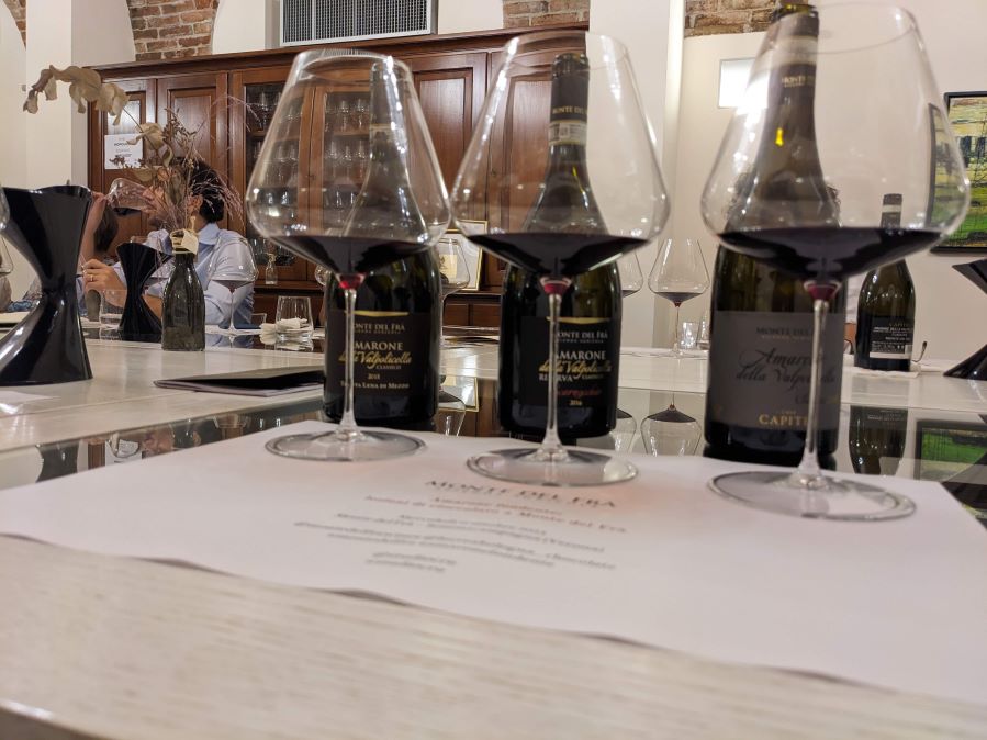 Amarone e cioccolato: la geografia del gusto (3 abbinamenti) 2 fegustazione amarone e cioccolato monte del fra