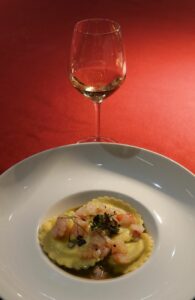 Quali vini abbinare al menu di Natale: 3 idee suggerite Da Bistruccio 3 Tortelli adagiati su un ristretto di verdure affumicate