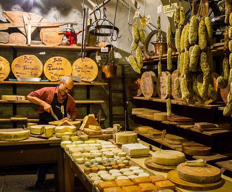Il formaggio è il re della tavola del 2025: dai taglieri ai cheese bar vincono i formaggi del territorio 2 morbegno formaggi