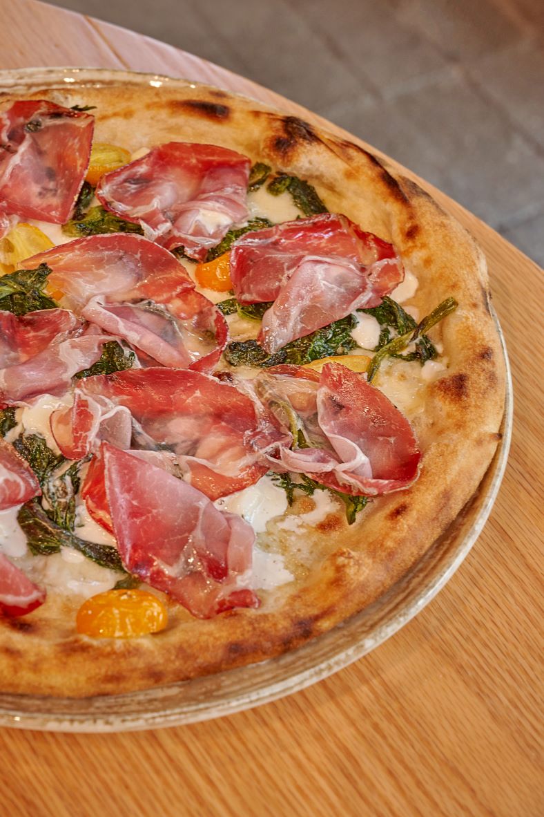 Il formaggio è il re della tavola del 2025: dai taglieri ai cheese bar vincono i formaggi del territorio 7 pizza obicà