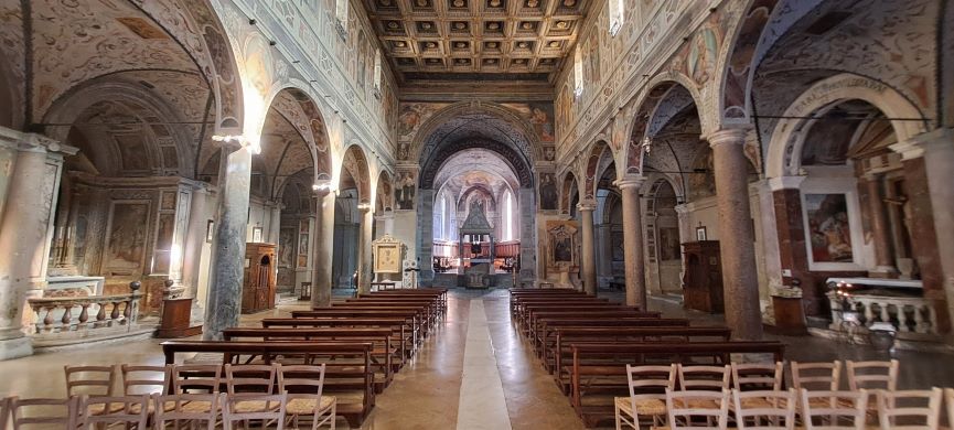 Farfa e Bracciano: la tranquillità di 2 località vicino a Roma 2 gli interni dell'abbazia di Farfa