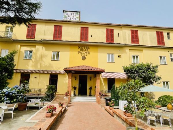 Dimmi chi sei e ti dirò 5 destinazioni per vacanze estive magiche 3 hotel delle palme sant'agata dei due Golfi