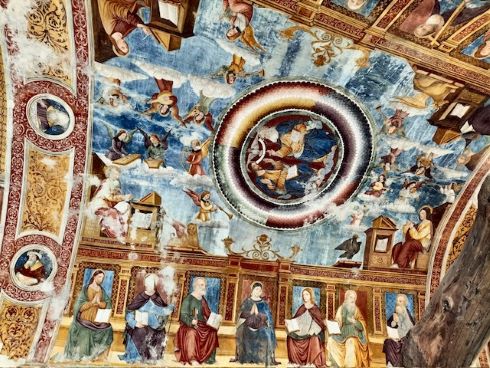 Cibo e cultura a Bormio: piccola guida al Paese delle Meraviglie 1 affresco bormio chiesa sconsacrata