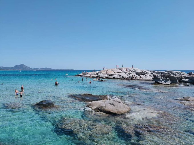 Le spiagge più cercate sul web? La Sardegna vince e coquista una nuova Bandiera Blu 1 scoglio di Peppino nel sud della Sardegna