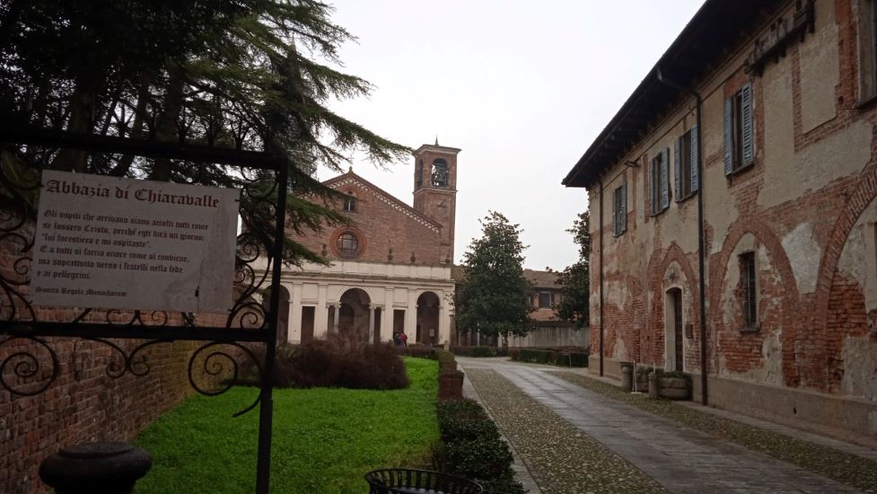 abbazia di chiaravalle nei pressi di milano
