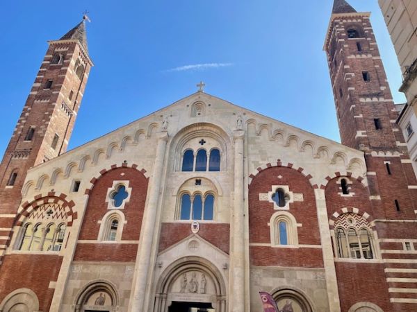 5 città in Piemonte poco note da visitare per il ponte di novembre in nome di cibo e cultura 6 Cattedrale di Sant'Evasio a Casale Monferrato