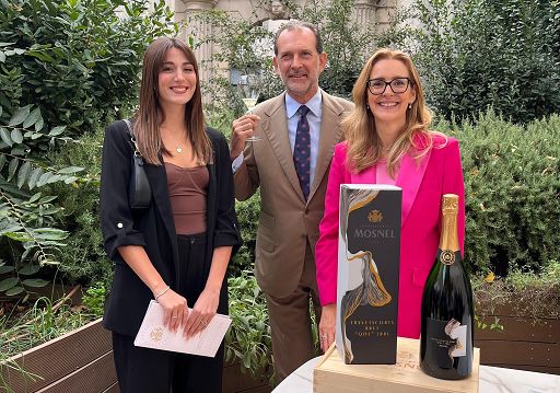 Mosnel e Questione di Etichetta 2024: vince la designer Lisa Perbellini con un'etichetta formidabile 2 Mosnel e questione di etichetta 2024
