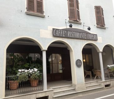 Il menu del ristorante Impero di Sizzano: toccare il cielo...con 1 forchetta 8 Il ristorante Impero di Sizzano