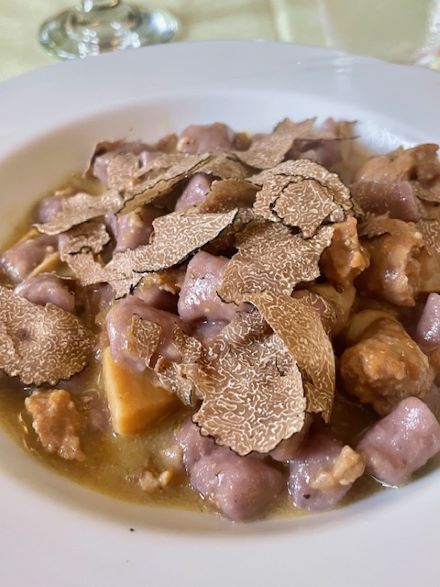 In Alta Val Tidone un week end autunnale alla scoperta del tartufo nero (+ 5 idee) 11 gnocchi al tartufo con ragù di salsiccia e ovuli
