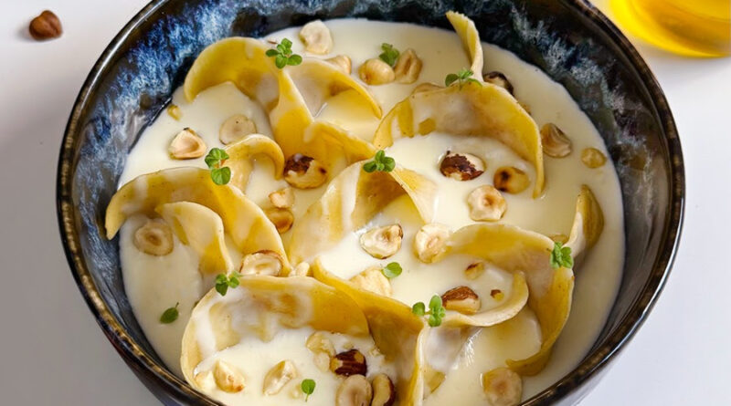 Ravioli con castagne, nocciole e fonduta di Taleggio D.O.P.