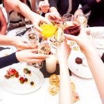 5 vini da abbinare ai dolci natalizi, dal panettone al pandoro fino allo zelten 10 vini da abbinare ai dolci natalizi,