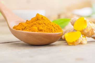 Come usare la curcuma in cucina: dal riso alla tisana. Benefici e controindicazioni 1 Come usare la curcuma in cucina