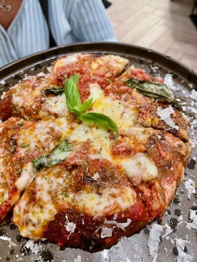 Perché la pizzeria Biga Milano sforna 200 pizze al giorno proponendo la miglior pizza al padellino 1 pizza margherita bifa milano