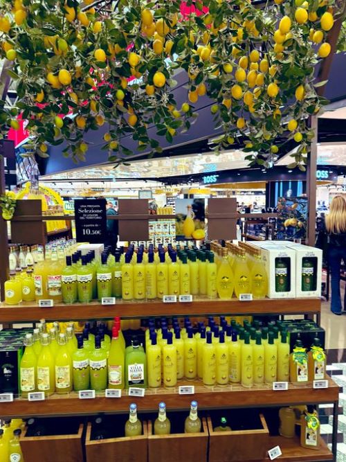 La ricetta e la storia del limoncello, un liquore identitario 3 limoncello, liquore riscoperto nel 2025