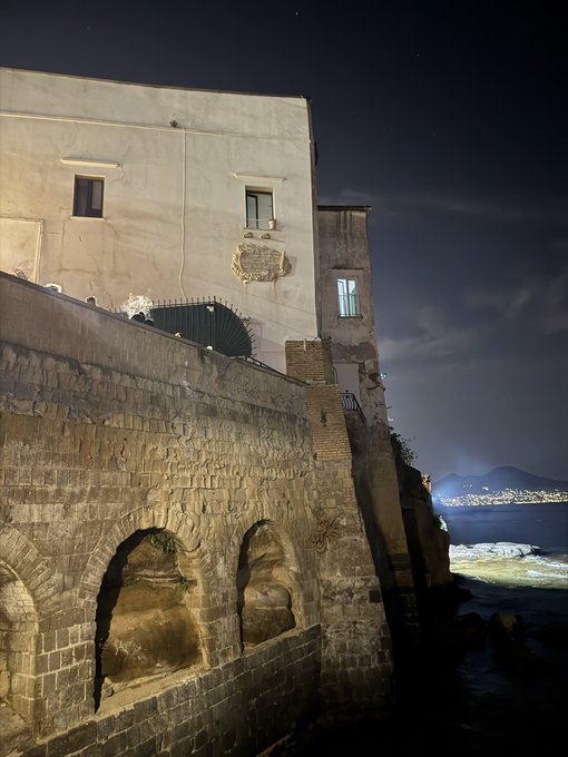 Un tuffo nel mare di Napoli: la spiaggia di Marechiaro