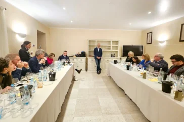 I migliori vini rossi sotto i 15 euro da provare: qualità e prezzo accessibili 14 I migliori vini rossi sotto i 15 euro