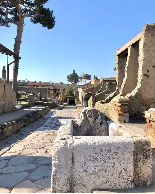 Cosa vedere a Ercolano: storia, arte, tradizioni e gastronomia 4 scavi ercolano