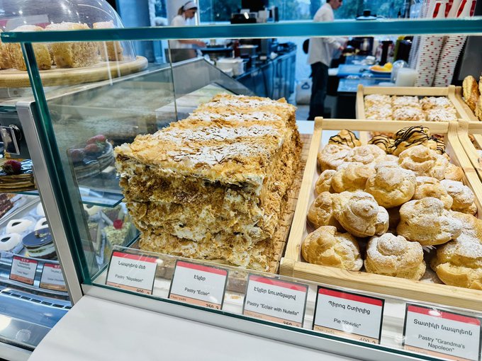 Gli chef ucraini e la guerra: come si trasformano i ristoranti. Il loro manifesto 3 Ucraina: Torta Napoleone