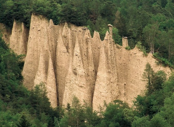 Piramidi di terra a Segonzano, in Val di Cembra