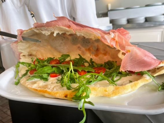 Fagotto al crudo da la Baia a Milano