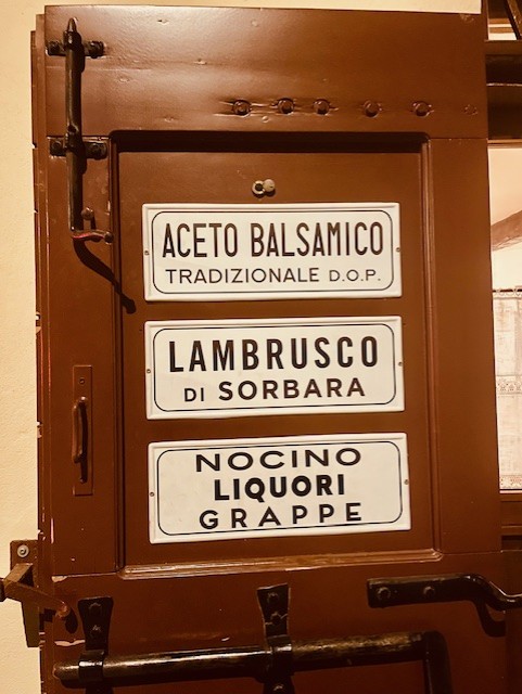 Osteria di Rubbiara: storia, sapori e Aceto Balsamico Tradizionale nel cuore della campagna modenese 5 acetaia pedroni
