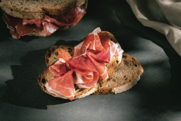 Prosciutto di Carpegna DOP: il racconto di un borgo tra cultura, identità e cucina gourmet 1 prosciutto di carpegna DOP e borgo di Carpegna