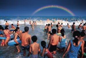 Che cosa fare a dicembre: 10 idee food&culture per vivere bene Natale e Capodanno. Guida pratica 2025 6 Jiang Zhi-Rainbow in mostra milano