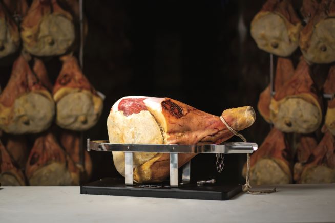 prosciutto di carpegna dop e territorio, un legame indissolubile