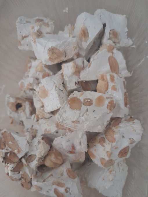 Perchè si mangia il torrone a Natale? Origini, storia e leggende di un dolce simbolo di Natale 3 torrone di Tonara