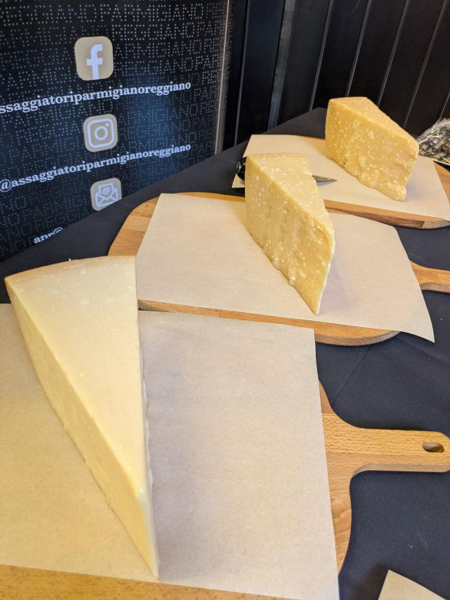 Parmigiano Reggiano e Valpolicella a Milano: l'arte della degustazione 4 Come si degusta il Parmigiano Reggiano