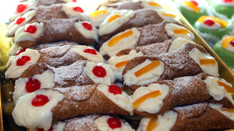 Il vero dolce italiano non è il tiramisù: il cannolo siciliano racconta 800 anni di storia, cultura e tradizioni 1 cannolo siciliano