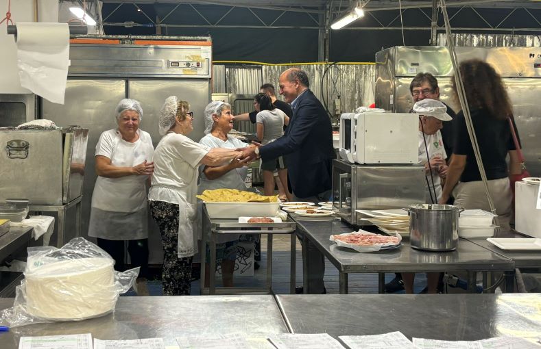 Bologna, oltre i tortellini: 8 piatti della cucina tradizionale bolognese 3 le sfohline al lavoro alle feste dell'Unità