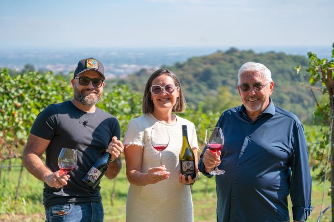 Centoventi Metodo Classico Pas Dosé: il Pinot Nero secondo Ongaresca 1 Francesco Tessari, Valentina Sinico e Lorenzo Sinico della cantina ongaresca